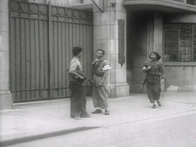 40年代上海老火车民兵视频