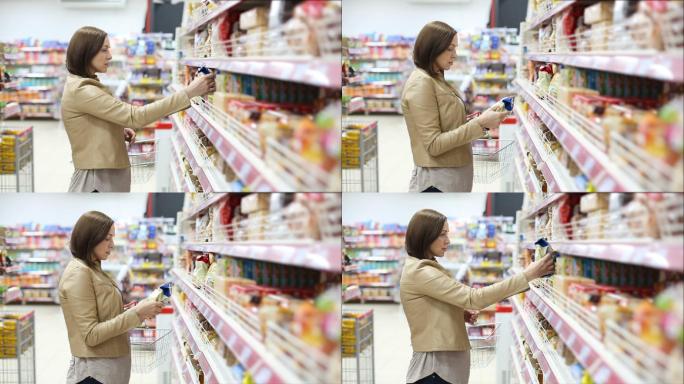 在商店购物的女人