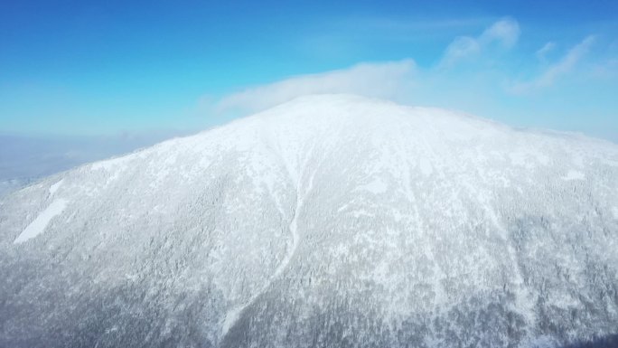 航拍雪景雪山公路东北黑龙江雾凇视频素材