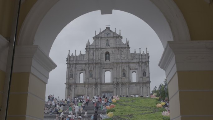 澳门拱形门中的大三巴