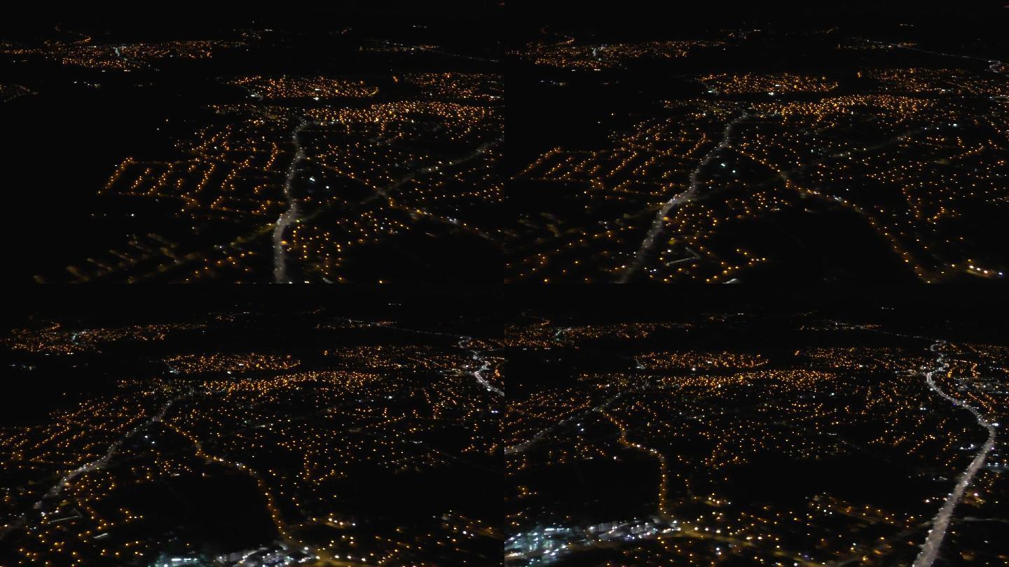从飞机上看夜间的城市景观