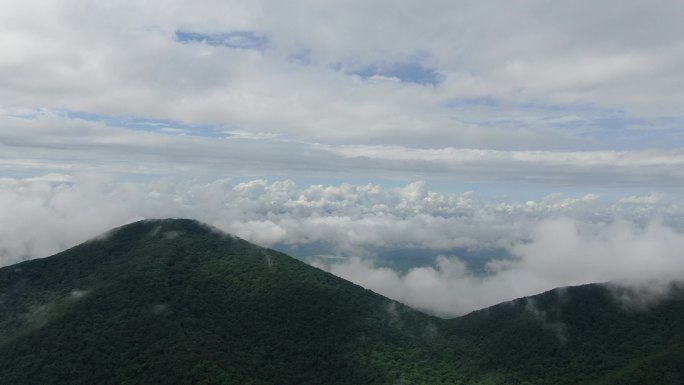 航拍村庄山脉山谷