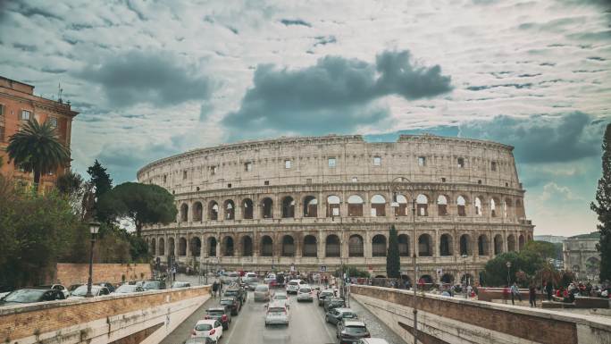 罗马圆形剧场外交通延时摄影