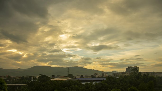 清晨天空暖调风景