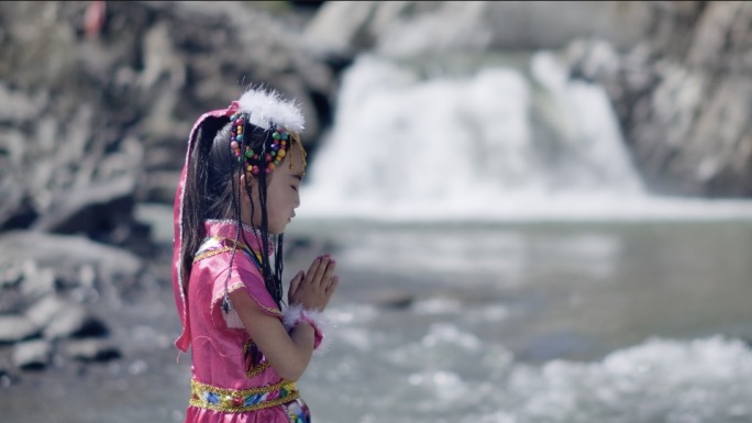 4k原创120帧藏族小女孩祈福素材