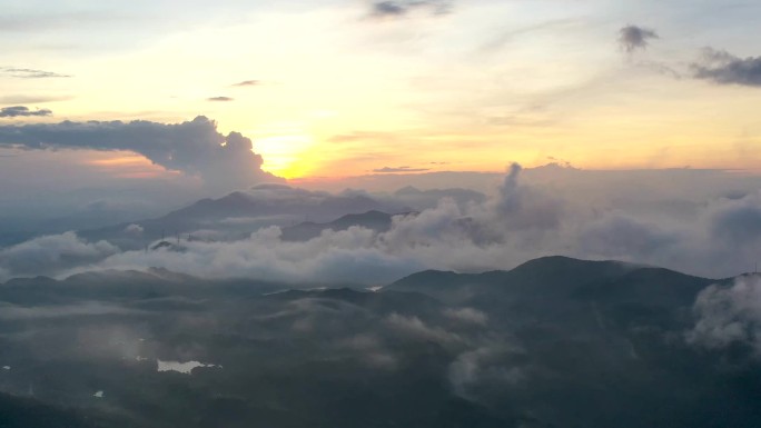 超高空山脉云海