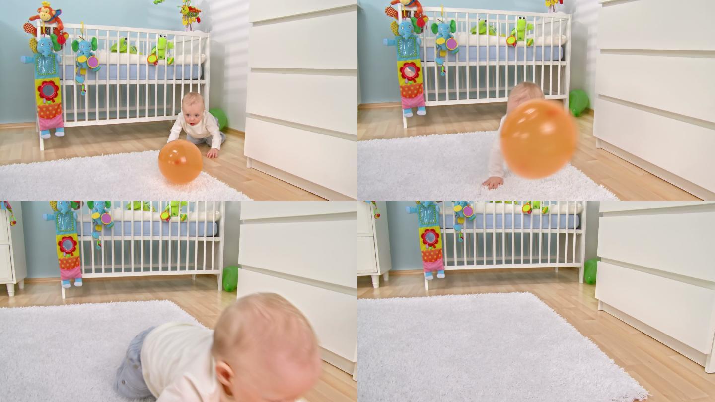 可爱的婴儿玩气球