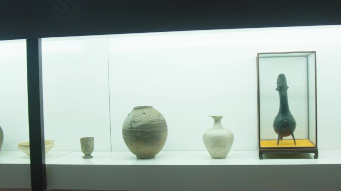 博物馆古董陶罐