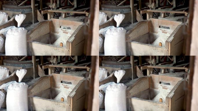 石磨玉米磨面石磨打面磨坊面粉厂作坊面粉加