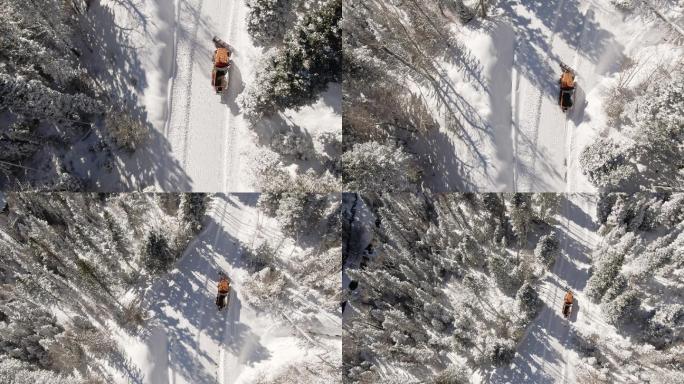 一辆铲雪车在雪地上工作