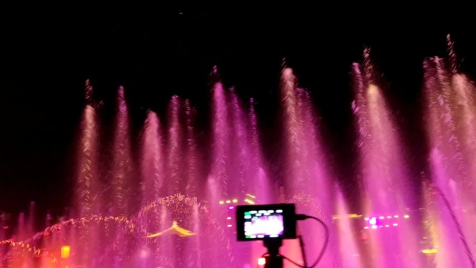 彩色景观喷泉大型城市音乐喷泉真实视频素材