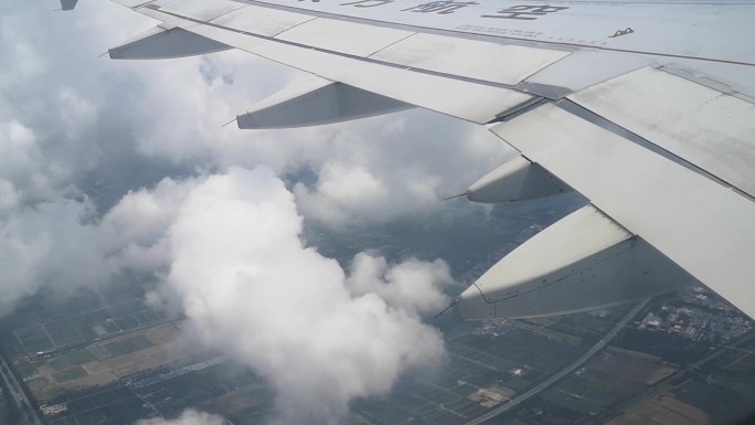 山东航空飞机舱内航拍实拍蓝天白云带原声