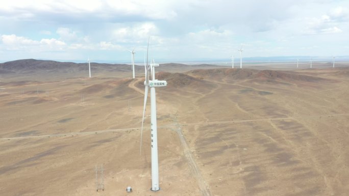 2020 航拍 新疆 沙漠 风力发电