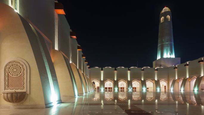 夜间照明多哈市清真寺大厅外部