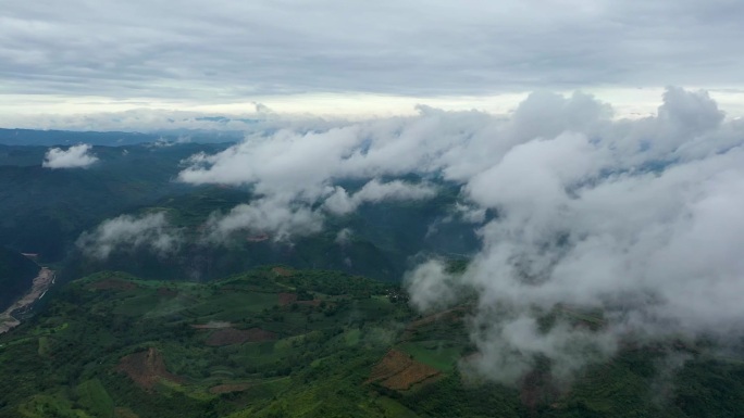 航拍雨后大山云雾