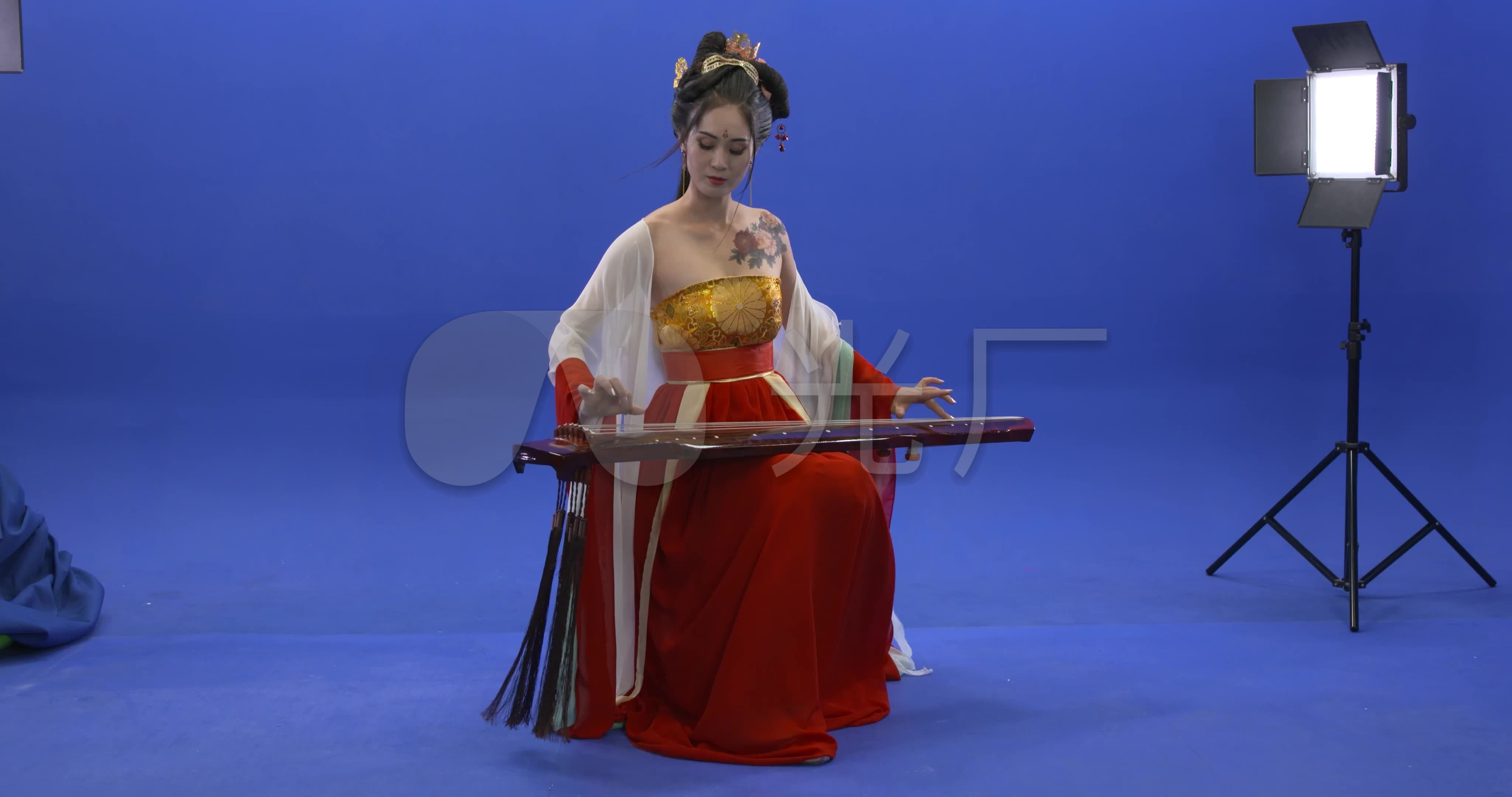 古装美女弹奏古典乐器-蓝牛仔影像-中国原创广告影像素材