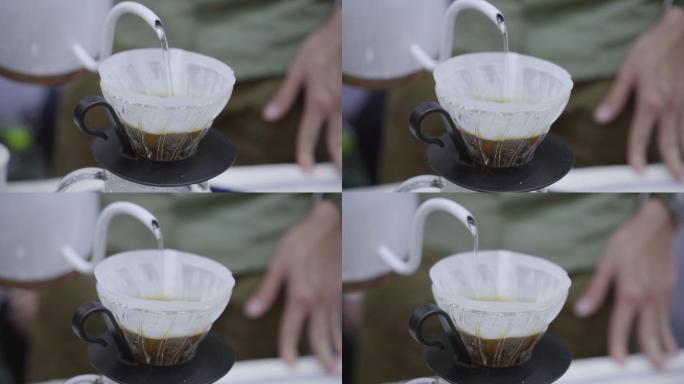 用热水滴咖啡的过程