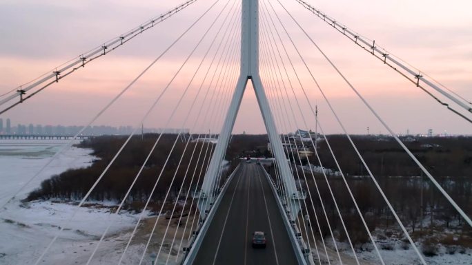哈尔滨太阳岛冬季斜拉索桥航拍穿越