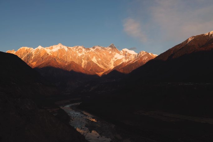 南迦巴瓦日照金山延时