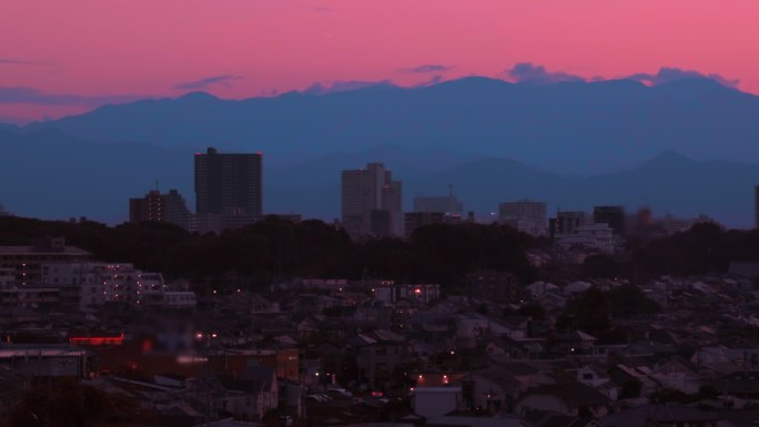 黄昏时分横滨市郊的景色