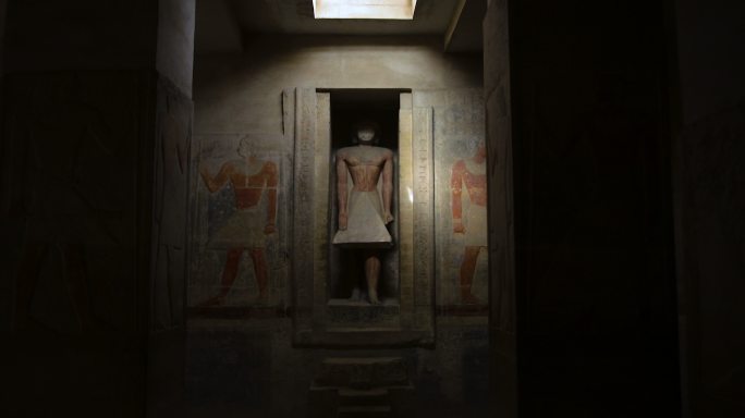 埃及吉萨金字塔中的萨卡拉墓。
