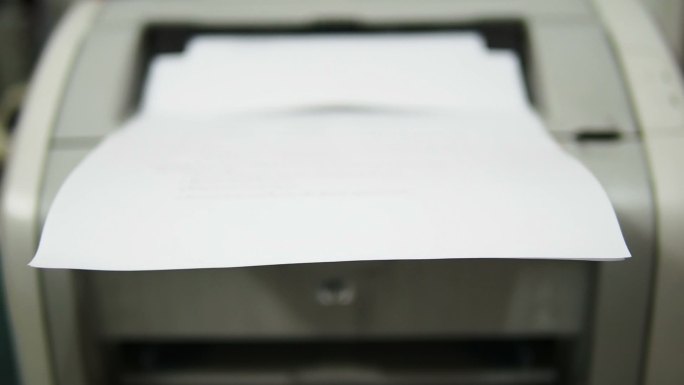打印机在工作盖章职员钢印铁笔纸张色带