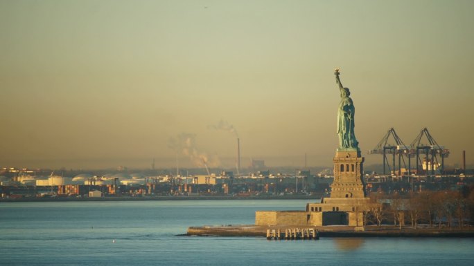 纽约港自由女神像