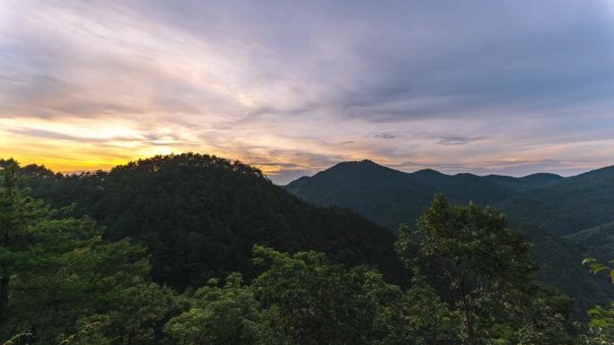 山里日落