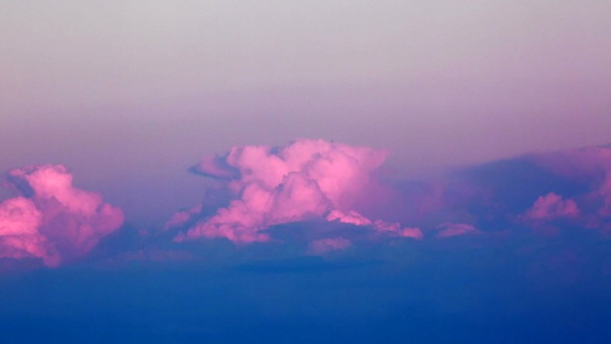 日落时粉红色云彩唯美云朵彩云
