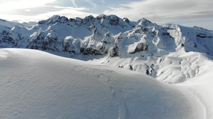 阿尔卑斯山大雪山雪域高原冬天积雪极限运动