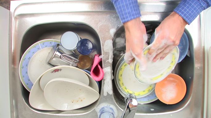 高清：洗碗