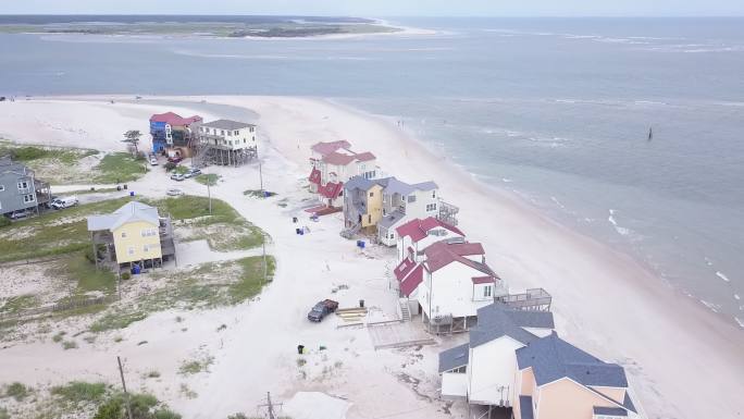 受气候变化威胁的海滩房屋