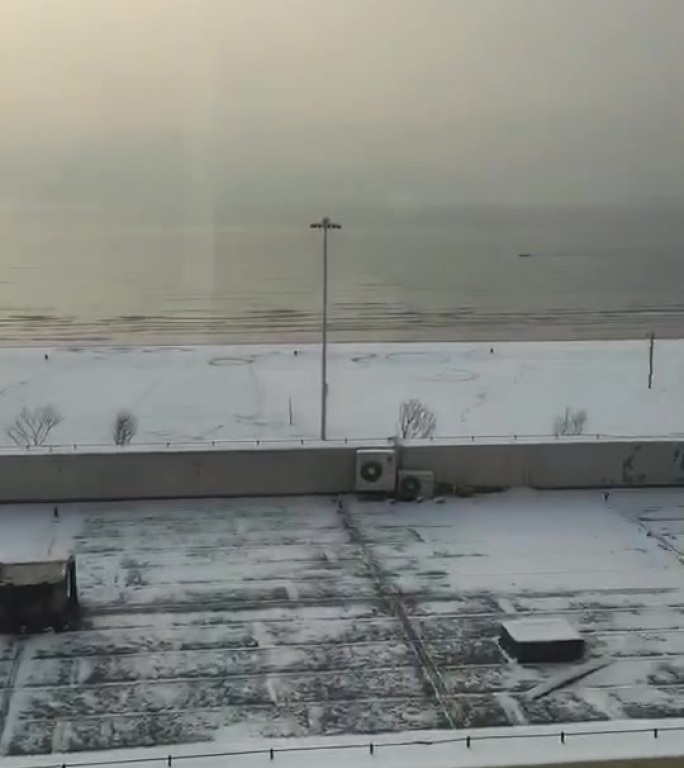 沙滩雪景
