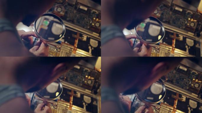 工程师正在修理笔记本电脑