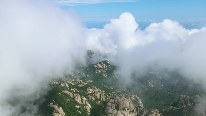 4K航拍青岛云层里的崂山