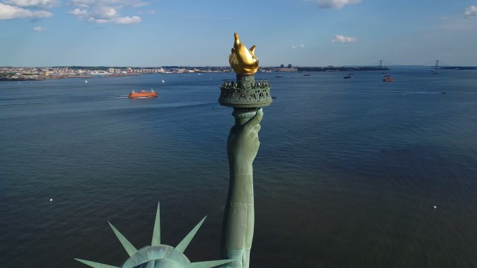 纽约自由女神像的航拍镜头