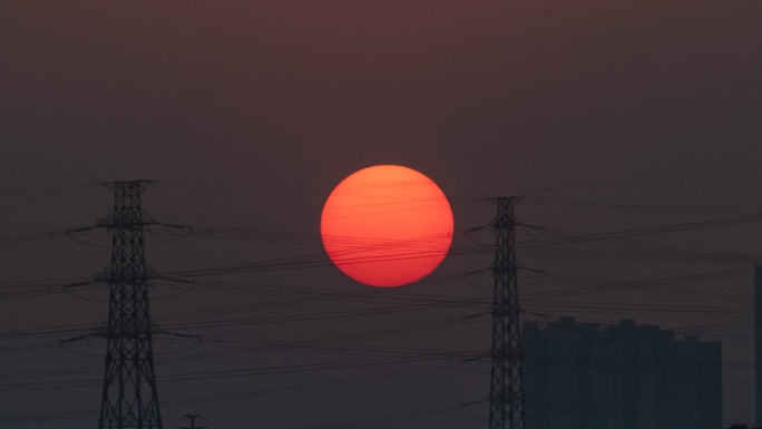 城市日落太阳下山