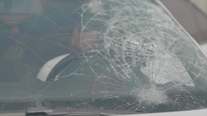 交通事故玻璃破碎