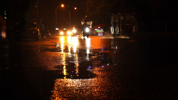 4K电影感夜雨城市霓虹