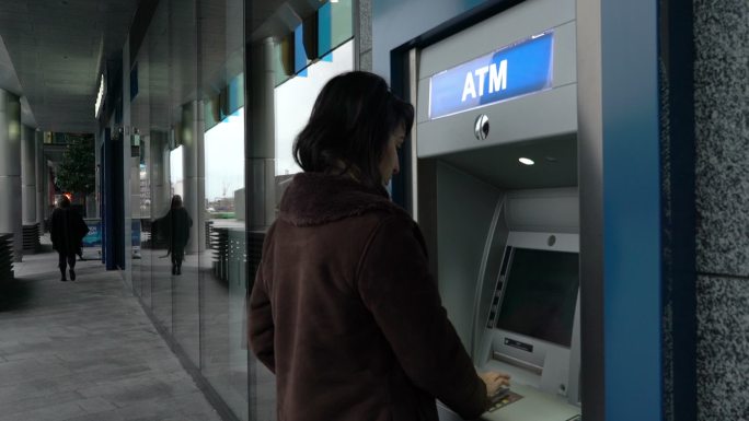 ATM插卡输入密码