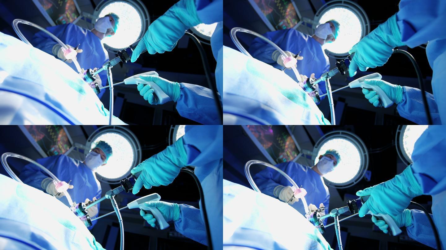 外科医生对患者进行腹腔镜手术培训