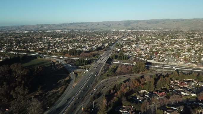 北加州繁忙的公路白天