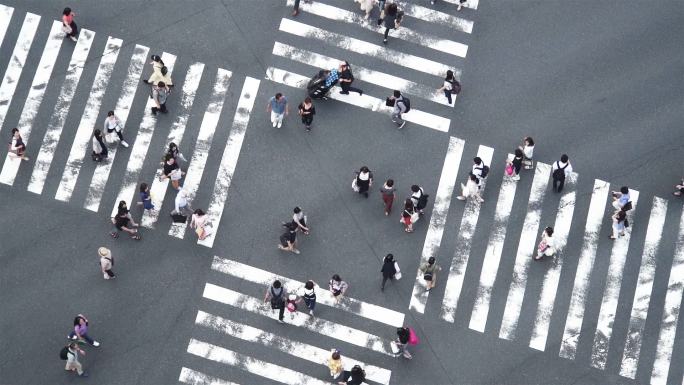 日本东京银座十字路口高角度视图。