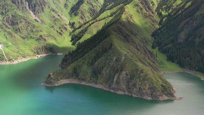 航拍中国新疆天山天池自然风景