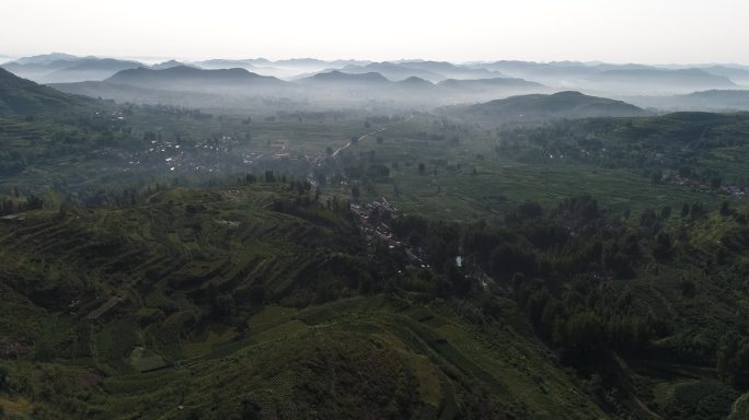 临沂岱崮山区崮上草原景区航拍4k