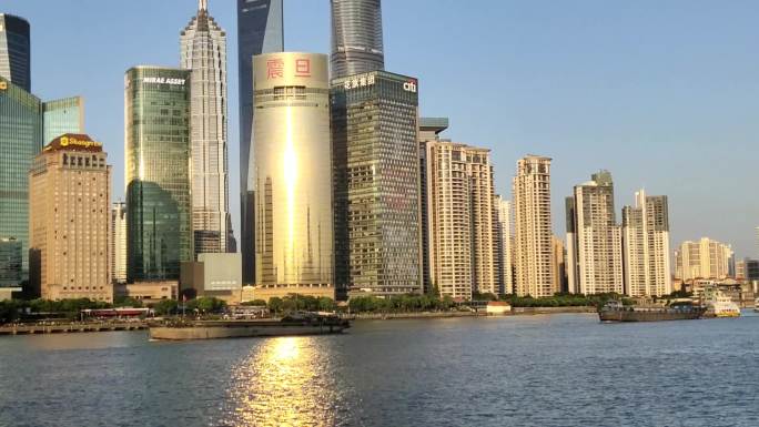 外滩黄浦江上海中心环球金融东方明珠全景