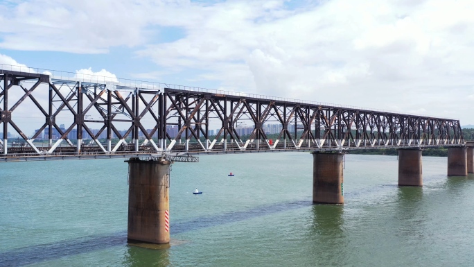 航拍江西吉安京九铁路大桥