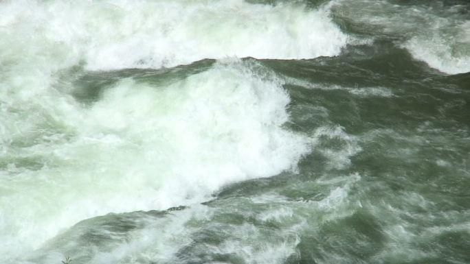 激流漂流激流勇进团队水上项目