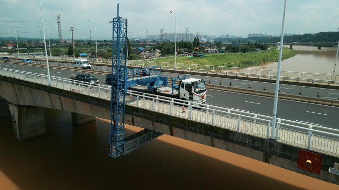 4K桥梁安全检测车作业施工航拍空镜