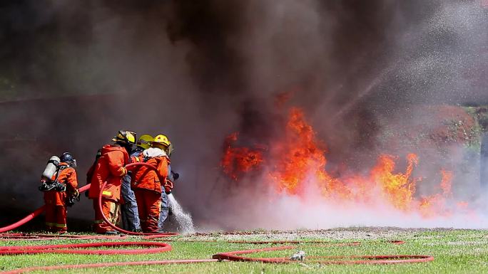消防队员火灾-自然现象救援人员消防员